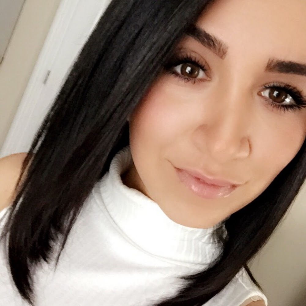 Meet your Posher, Daniela